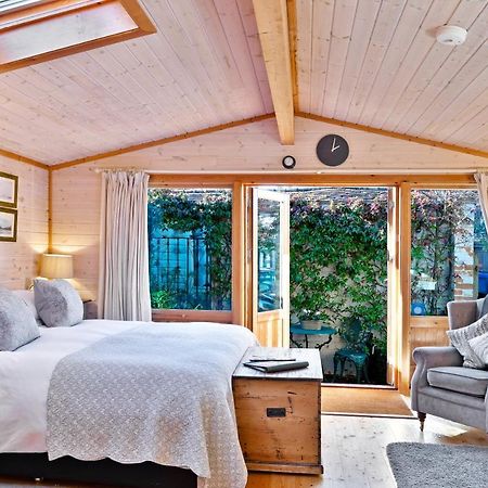 The Lodge - Luxury Lodge With Super King Size Bed, Kitchen & Shower Room Hurstpierpoint Eksteriør billede
