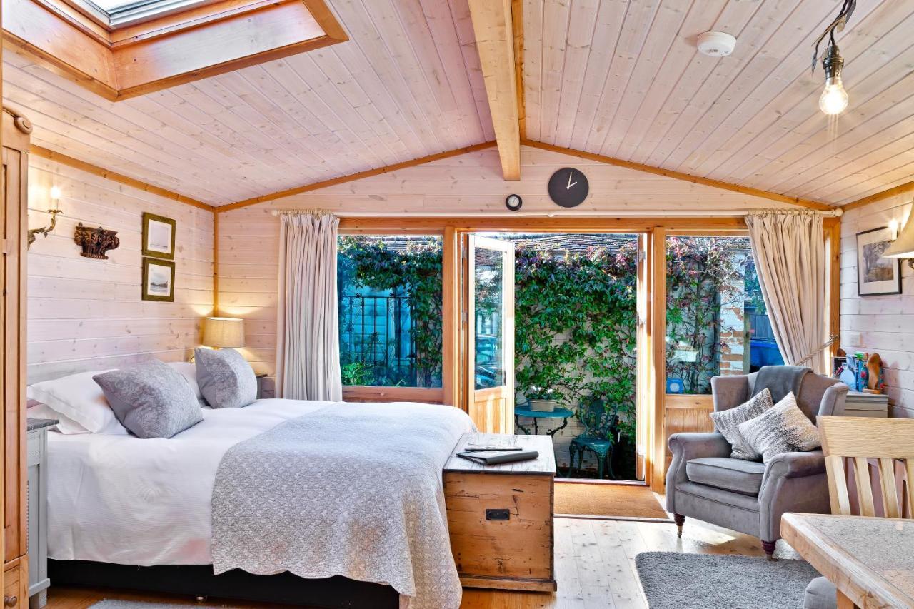 The Lodge - Luxury Lodge With Super King Size Bed, Kitchen & Shower Room Hurstpierpoint Eksteriør billede