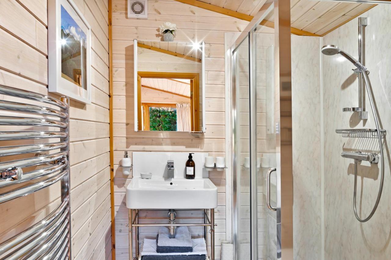 The Lodge - Luxury Lodge With Super King Size Bed, Kitchen & Shower Room Hurstpierpoint Eksteriør billede