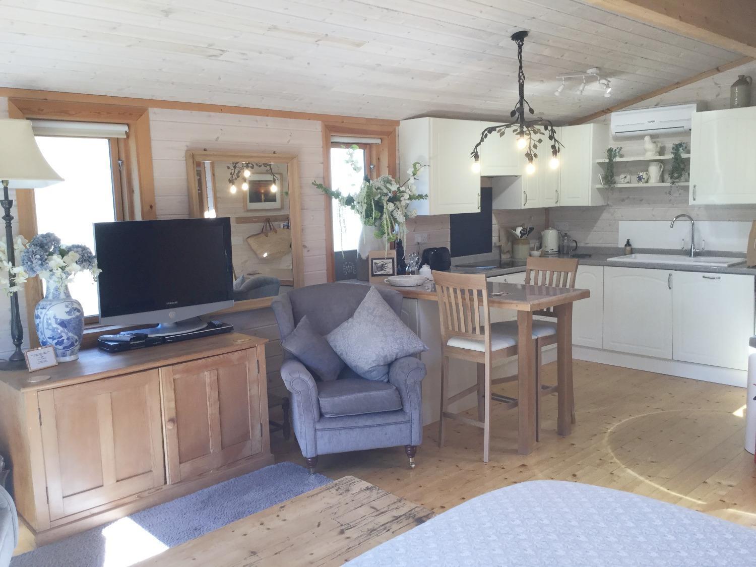The Lodge - Luxury Lodge With Super King Size Bed, Kitchen & Shower Room Hurstpierpoint Eksteriør billede